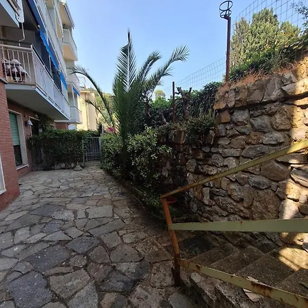 Grande Con Giardino Apartamento